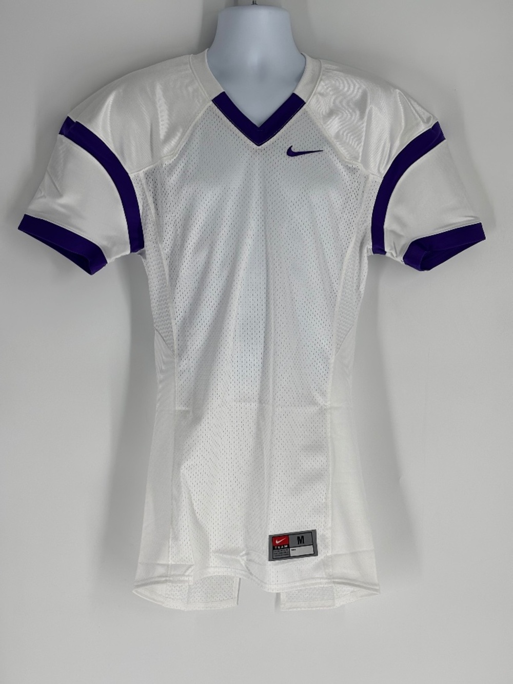 NWT Nike Mens Football Athletic Practice Mesh Jersey White / Purple Size: M